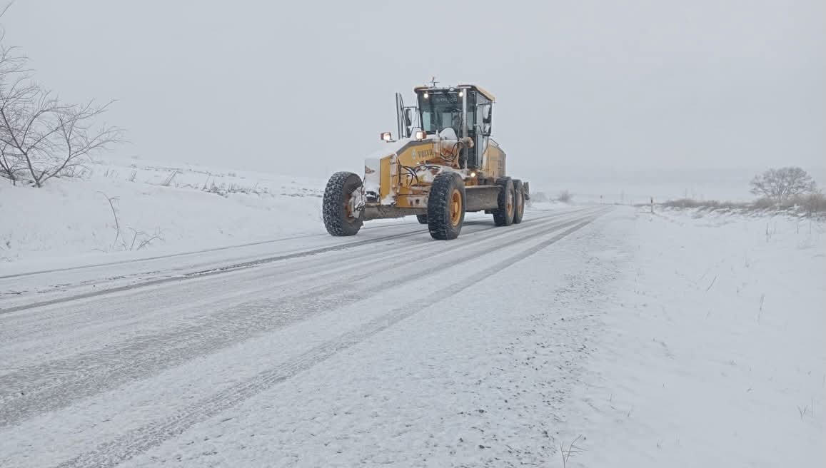 Edirne’de kar kent merkezinde etkisini azalttı, ilçelerde kar küremesi devam ediyor
