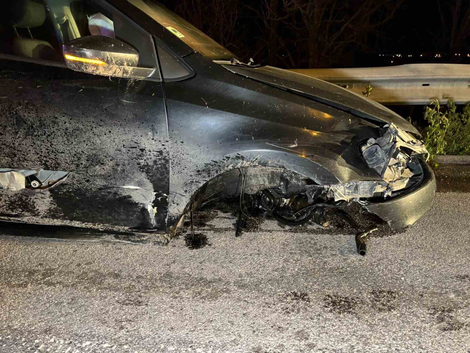 Edirne’de ters yöne giren alkollü sürücü kaza yaptı: 2 yaralı
Edirne’de ters yöne giren alkollü sürücü kaza yaptı: 2 yaralı