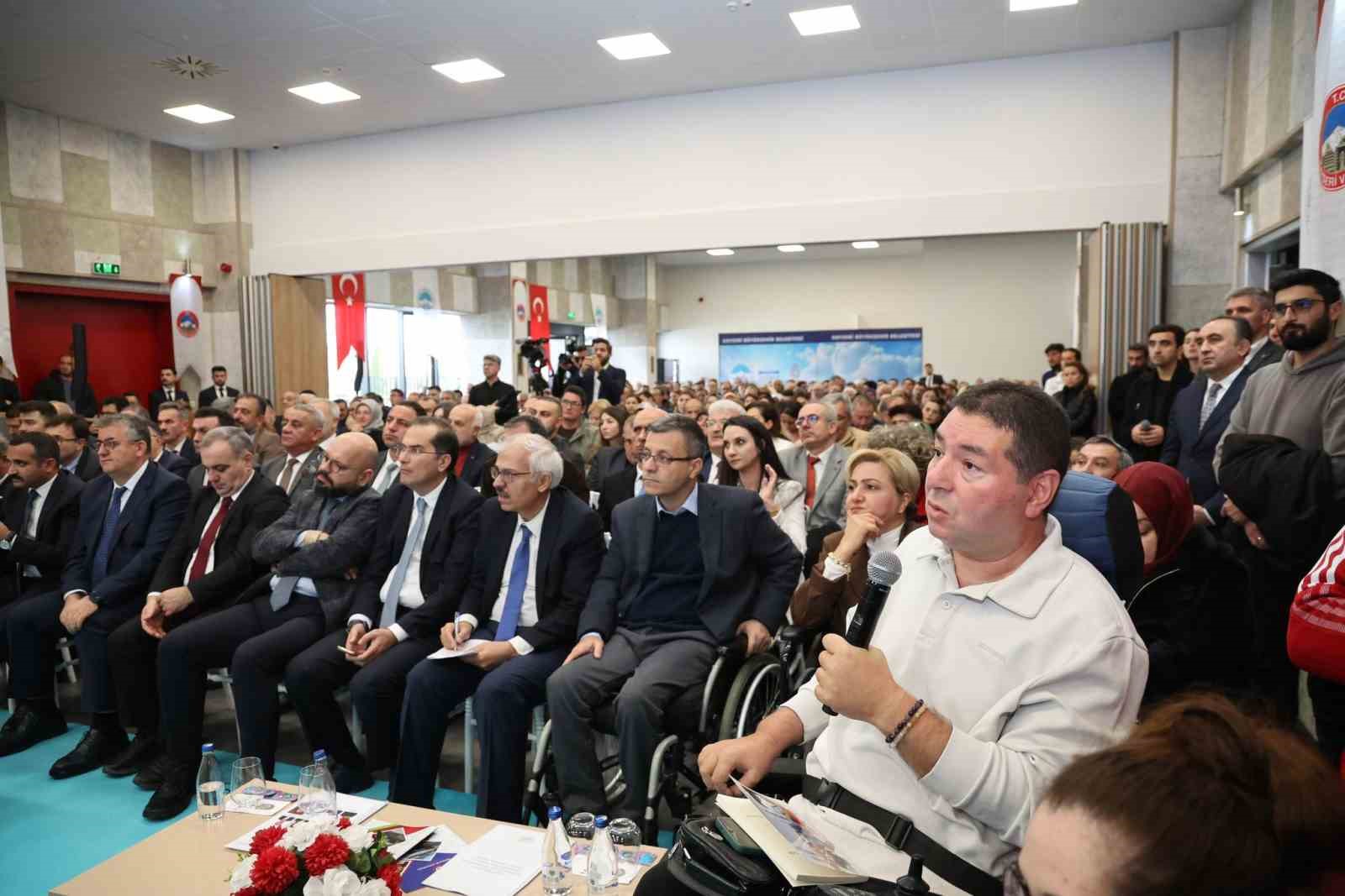 Engelli Bireylerin Sorunlarını Araştırma Komisyonu Başkanı Kasapoğlu: "En geniş kapsamlı veri havuzlarından birini oluşturduk"
Engelli Bireylerin Sorunlarını Araştırma Komisyonu Başkanı Kasapoğlu: "En geniş kapsamlı veri havuzlarından birini oluşturduk"