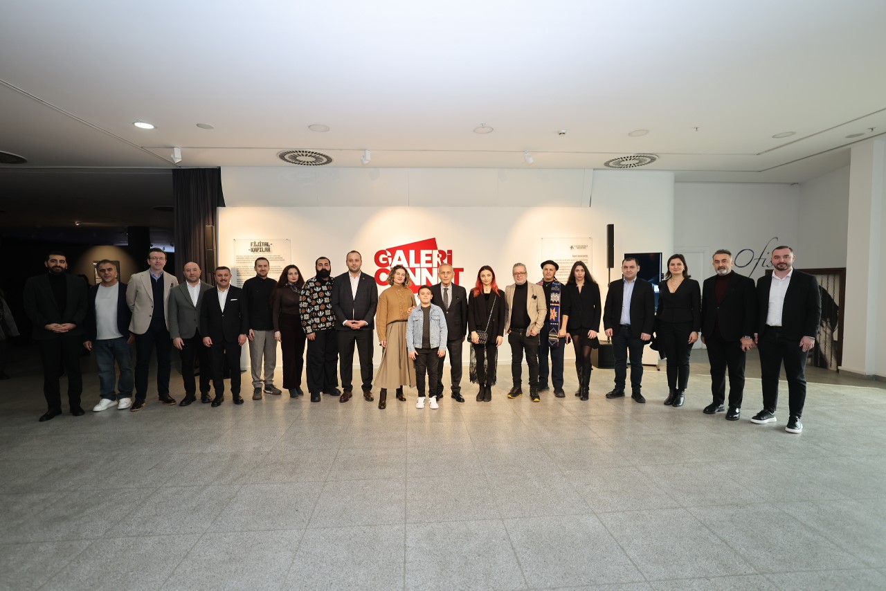 Galeri Cennet’te ‘Fijital Kapılar’ sergisi açıldı
