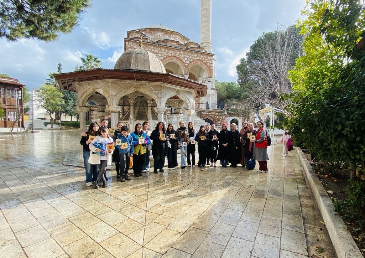 Gençler tezhip sanatını uygulamalı öğrendi
