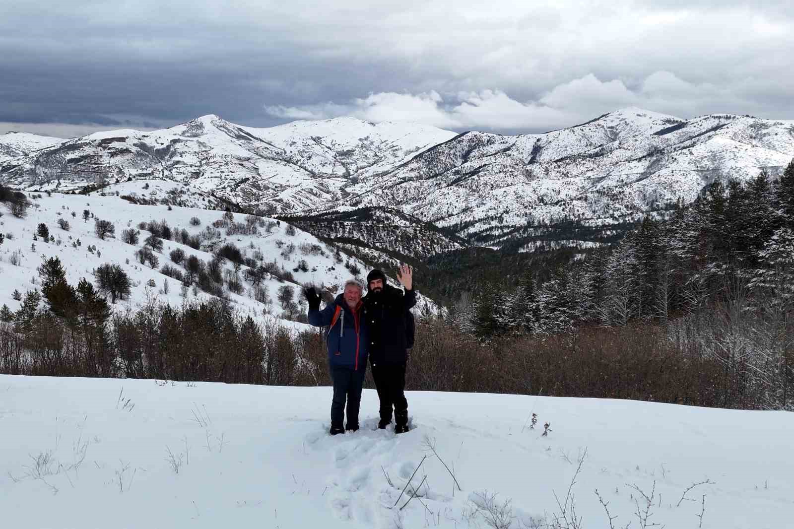 Gümüşhane’de beyaz yolculuk: Dağcılar kar üstünde buluştu
