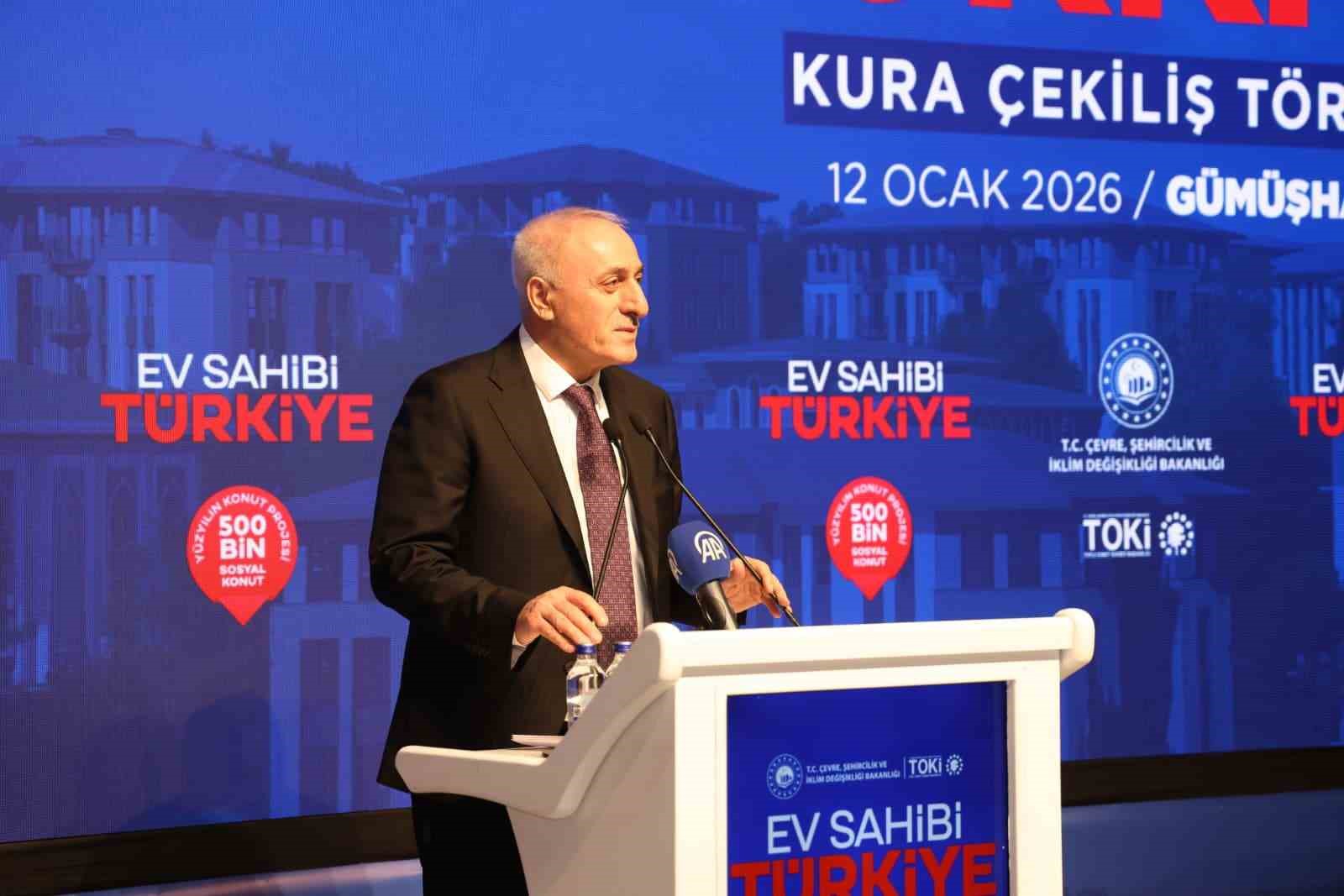 Gümüşhane’de TOKİ kura çekimiyle 940 konutun hak sahipleri belirlendi
Gümüşhane’de TOKİ kura çekimiyle 940 konutun hak sahipleri belirlendi