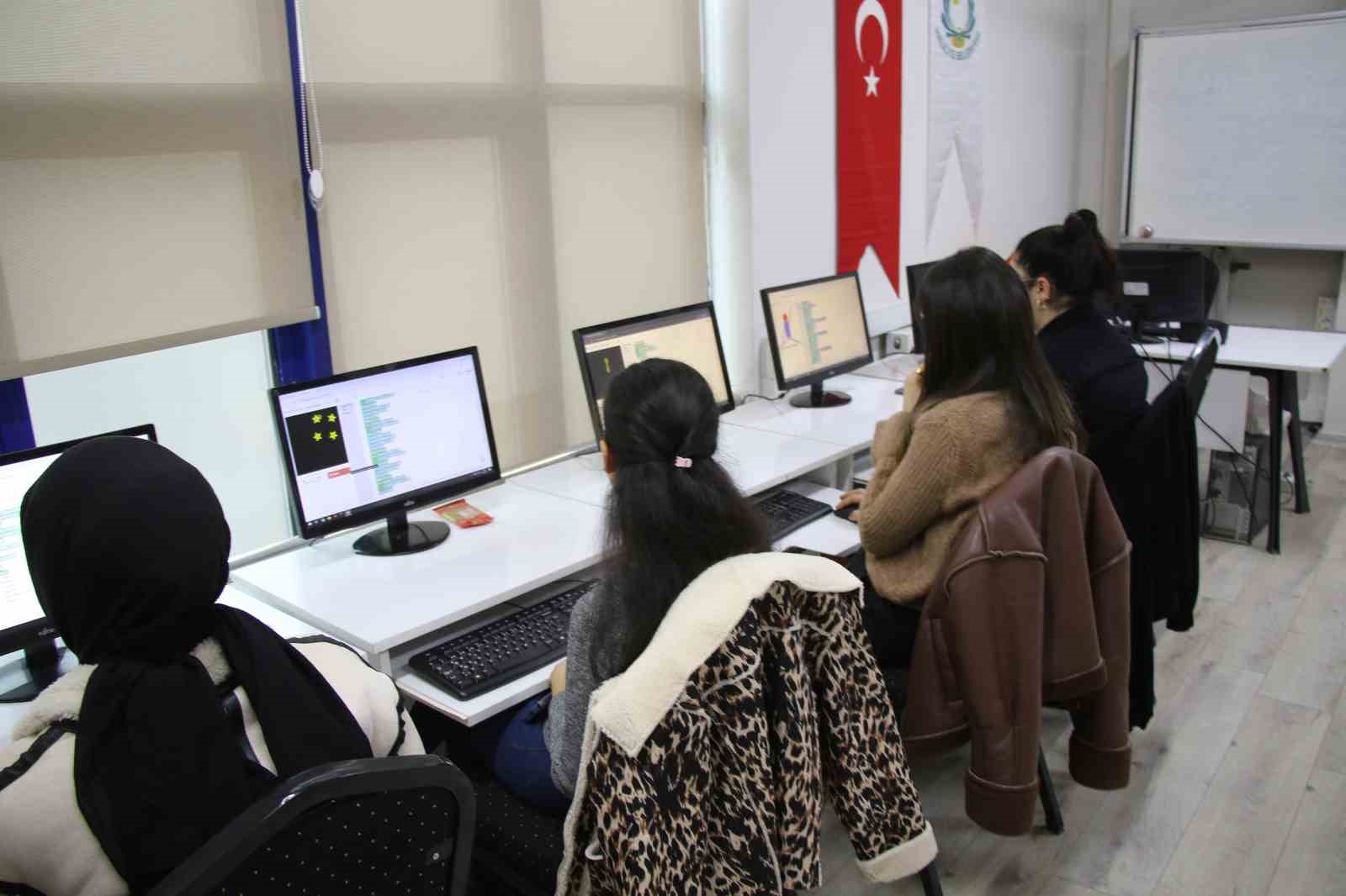 Haliliye Belediyesi’nden teknoloji odaklı eğitim
Haliliye Belediyesi’nden teknoloji odaklı eğitim