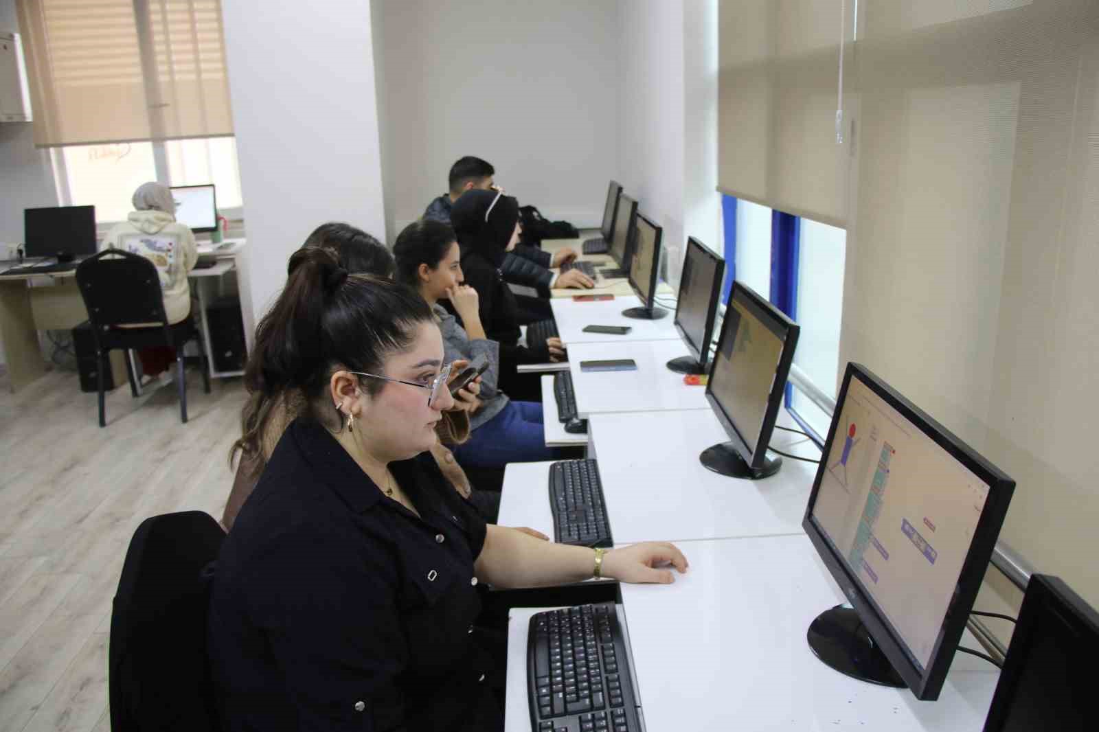 Haliliye Belediyesi’nden teknoloji odaklı eğitim
Haliliye Belediyesi’nden teknoloji odaklı eğitim