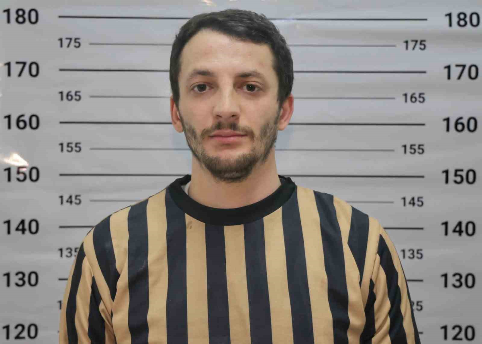 Humus’ta camiye bombalı saldırı düzenleyen şüpheliler yakalandı
Humus’ta camiye bombalı saldırı düzenleyen şüpheliler yakalandı