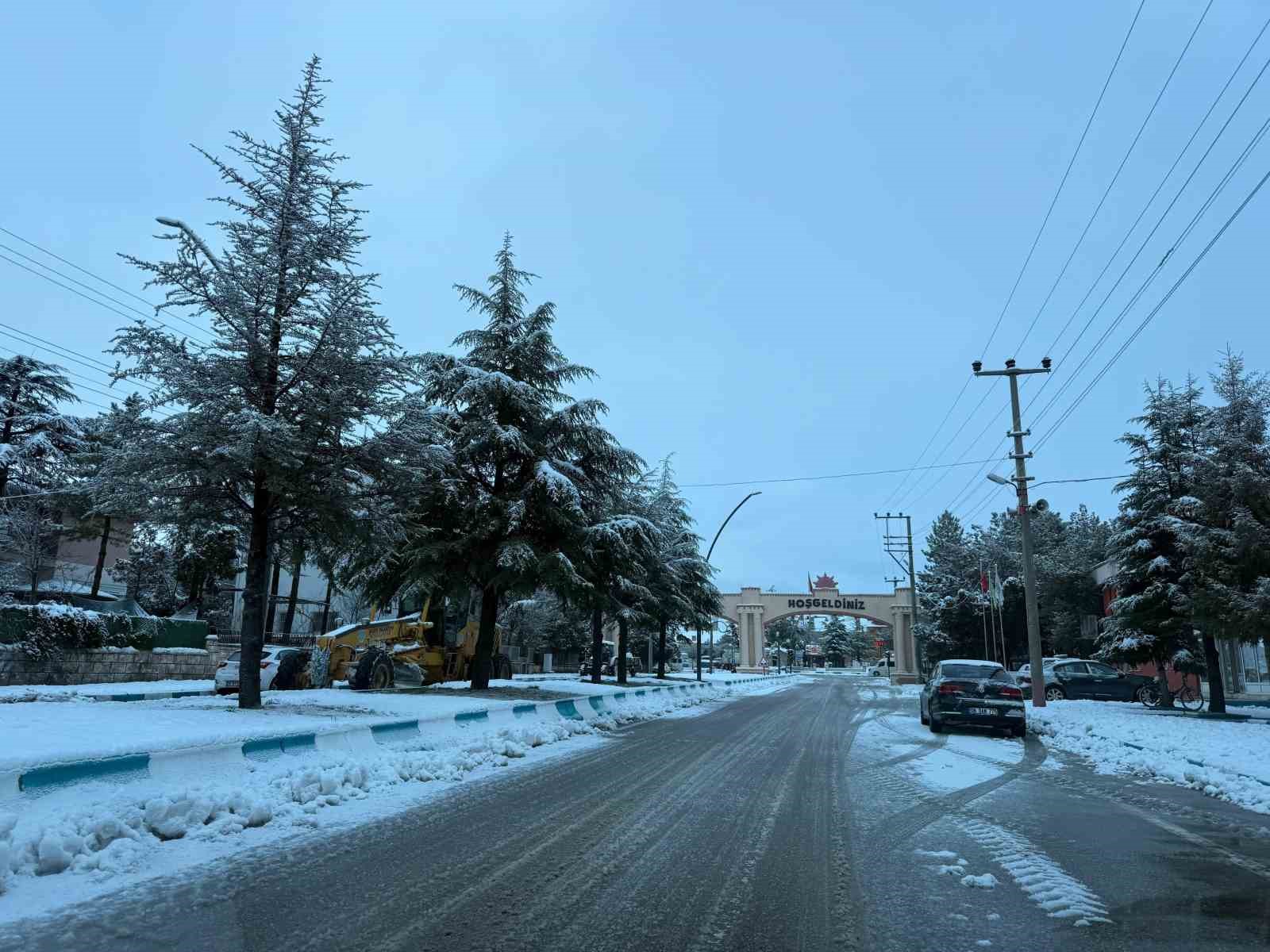 İhsaniye’de yoğun kar yağışı
