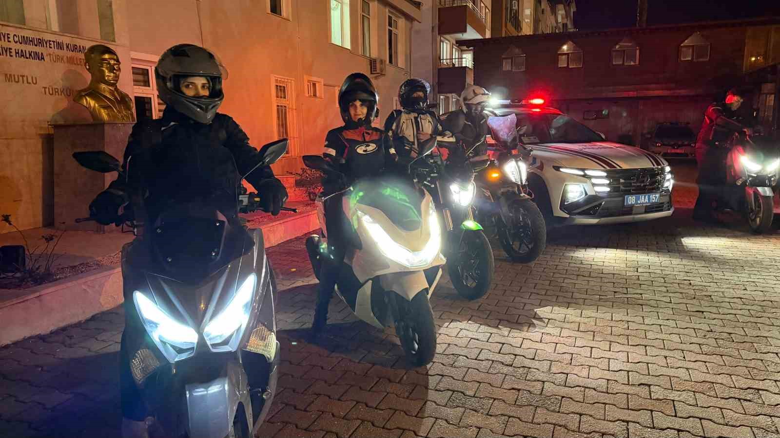 İlçede motosiklet sürücüsü artınca çareyi güvenli sürüş eğitimi vermekte buldular
