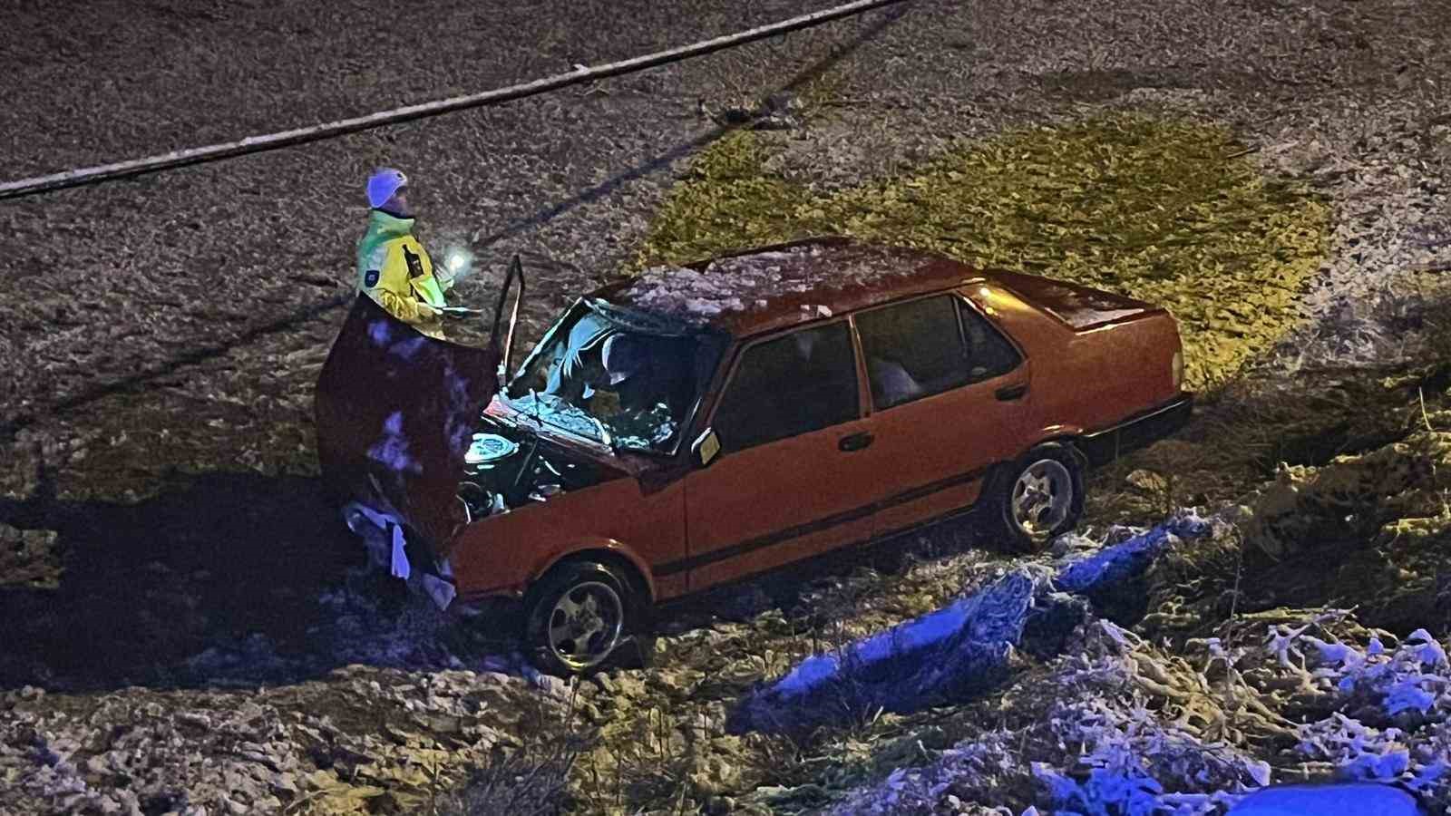 Isparta’da iki otomobil çarpıştı: 3 yaralı
