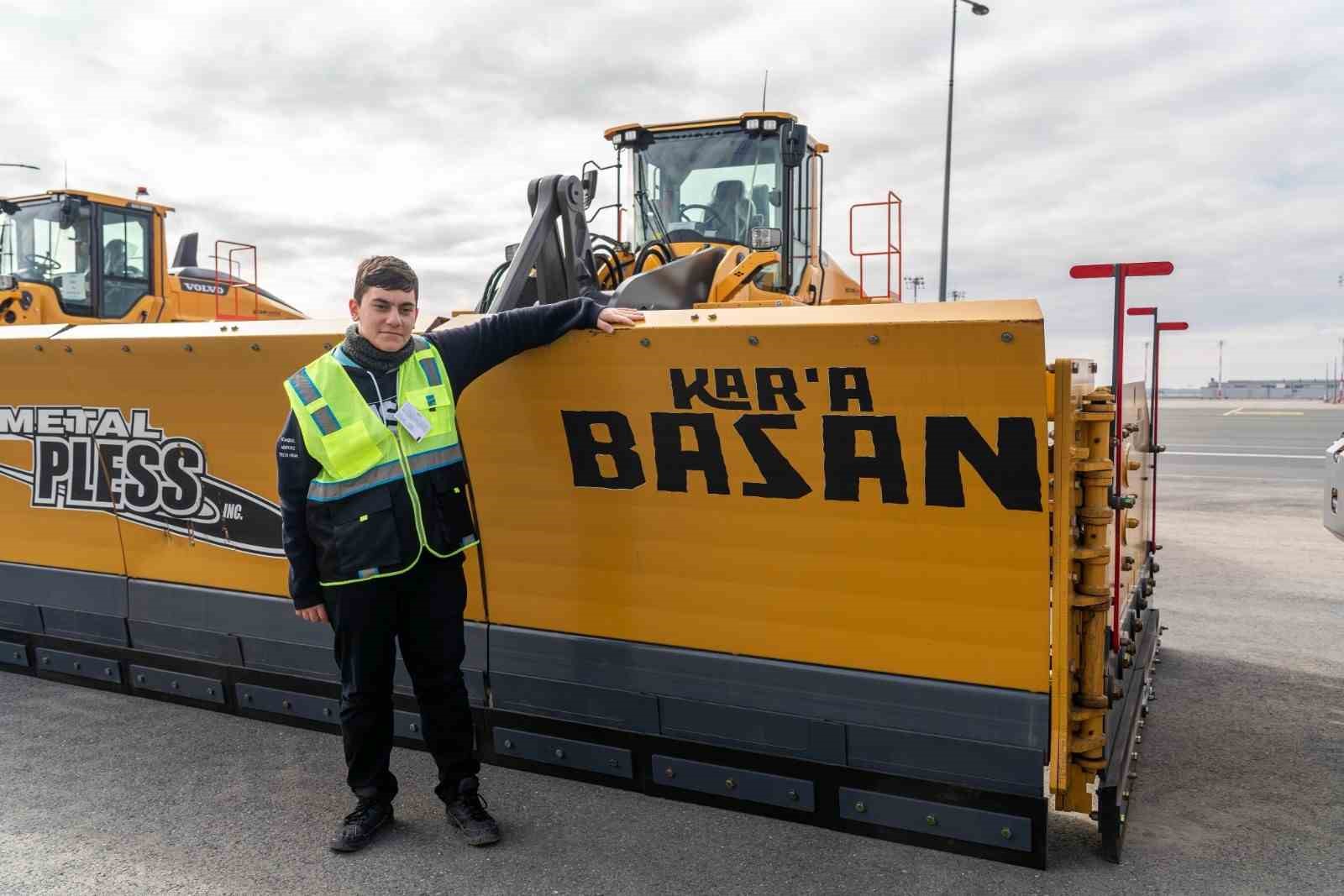 İstanbul Havalimanı’nda pistteki kar miktarı ‘anlık’ takip ediliyor
