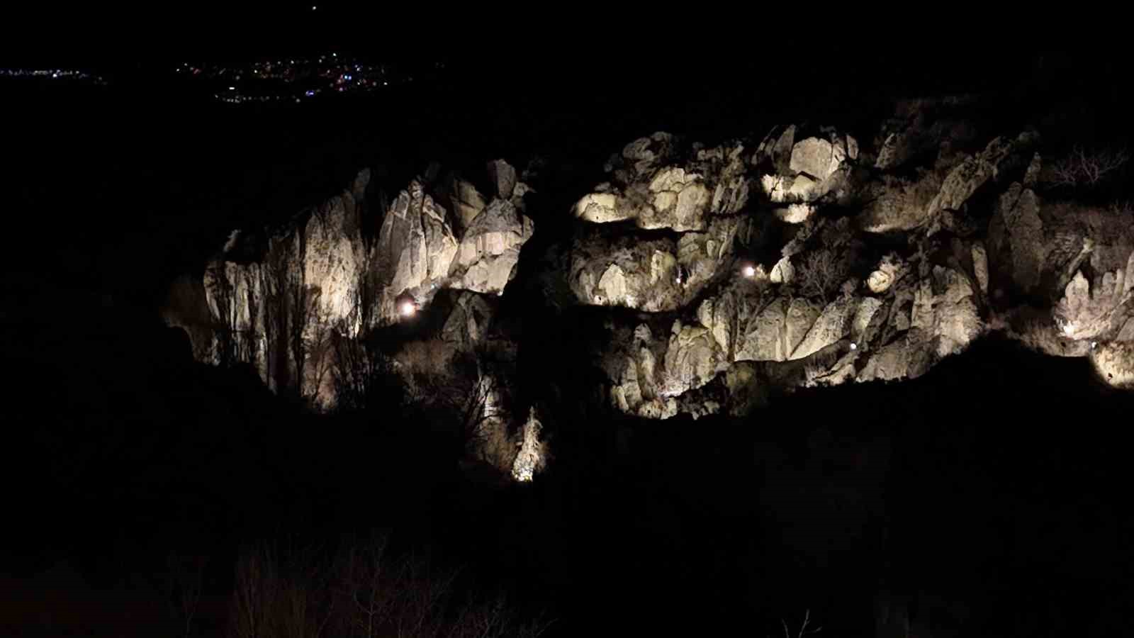 Kapadokya’da gece turizminde yeni rota: Ortahisar
Kapadokya’da gece turizminde yeni rota: Ortahisar