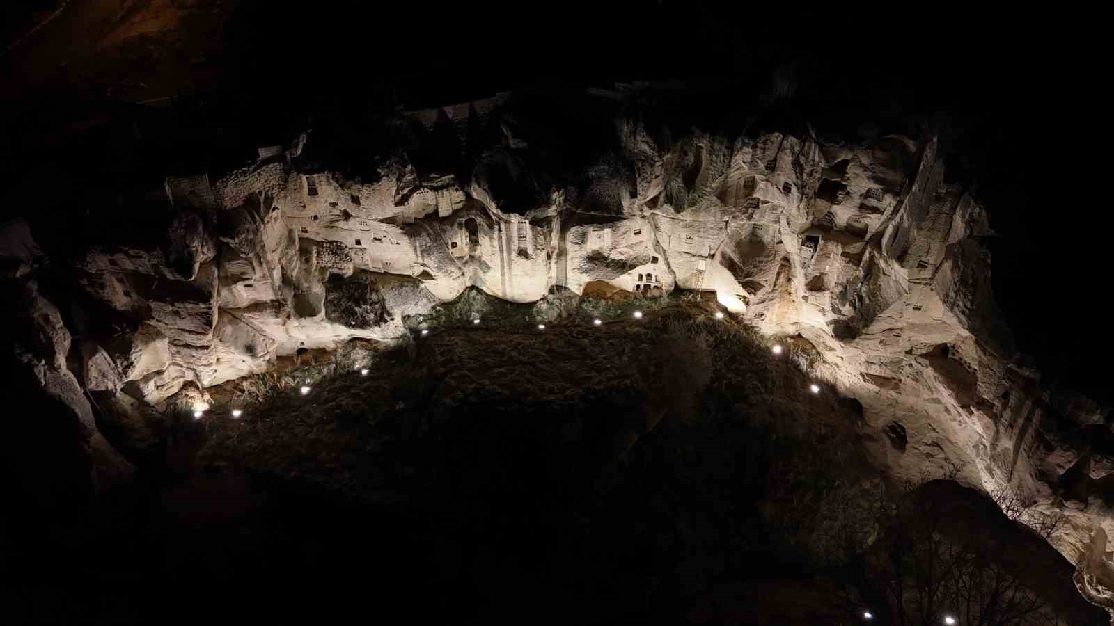 Kapadokya’da gece turizminde yeni rota: Ortahisar
Kapadokya’da gece turizminde yeni rota: Ortahisar