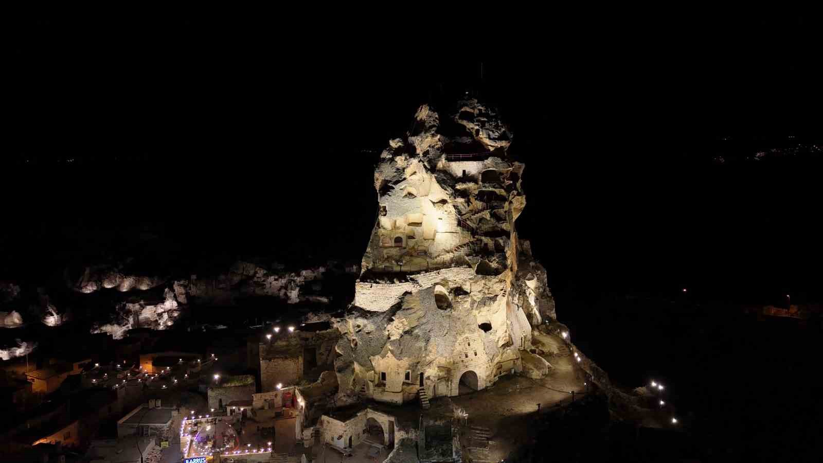 Kapadokya’da gece turizminde yeni rota: Ortahisar
Kapadokya’da gece turizminde yeni rota: Ortahisar