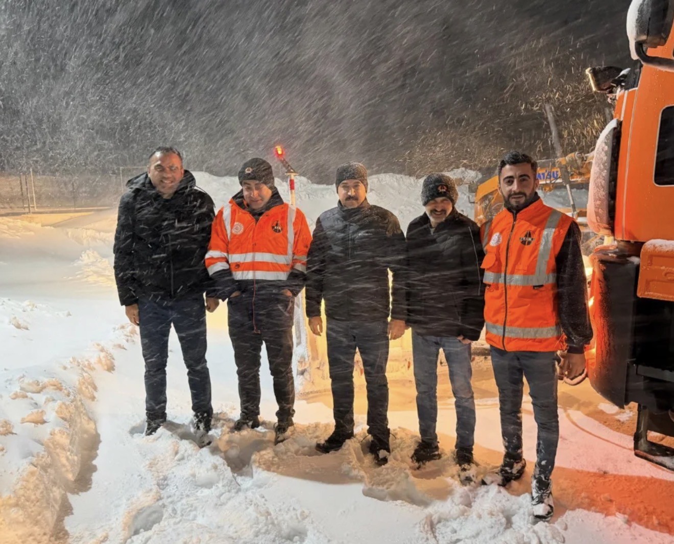 Kar nedeniyle Çelikhan- Malatya Karayolu ulaşıma kapatıldı
Kar nedeniyle Çelikhan- Malatya Karayolu ulaşıma kapatıldı