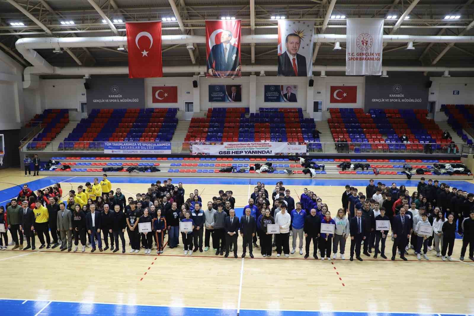 Karabük’te Okul Sporları Gençler Basketbol Grup Müsabakaları başladı
Karabük’te Okul Sporları Gençler Basketbol Grup Müsabakaları başladı