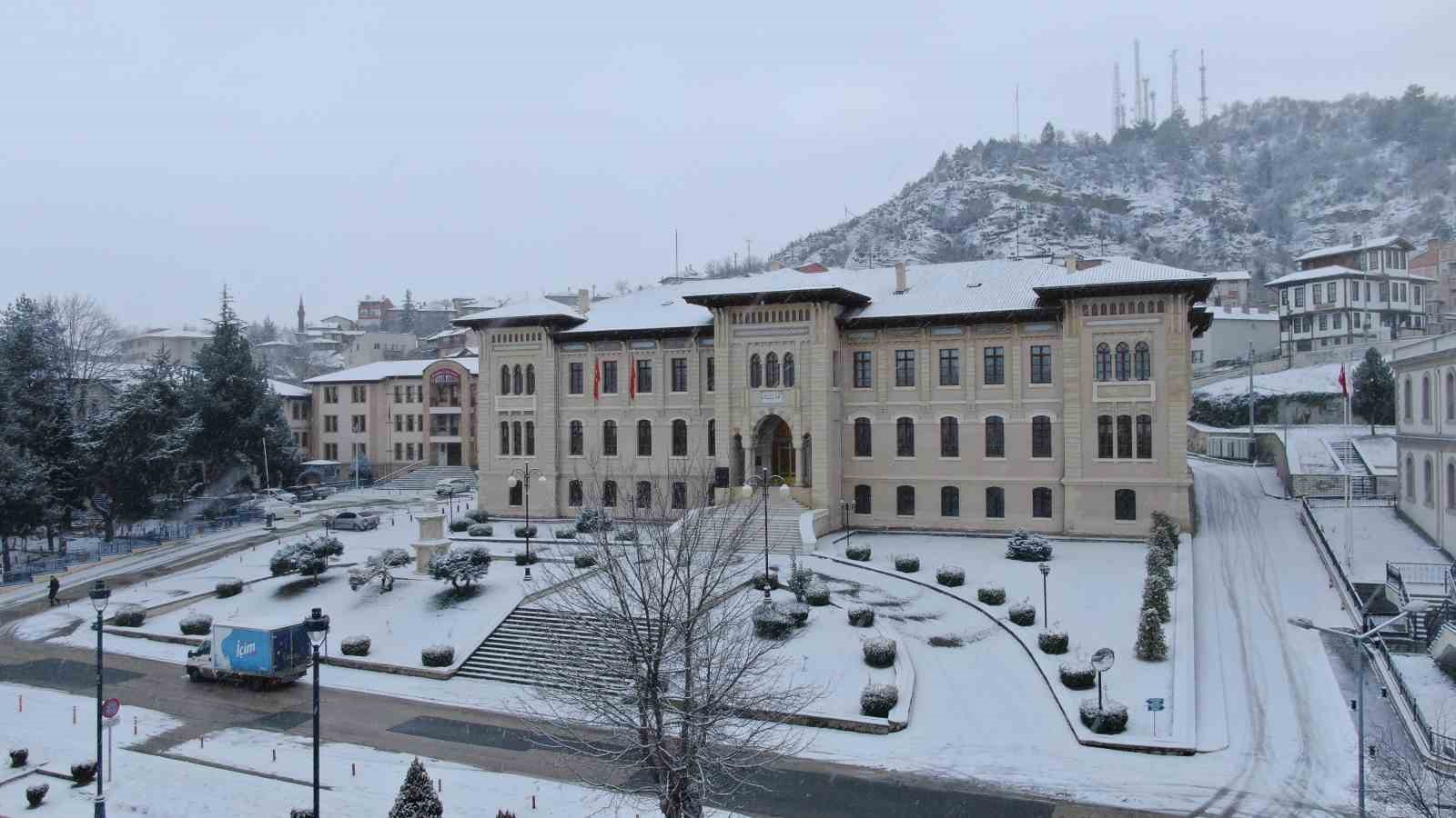 Kastamonu’da kar yağışı etkili oluyor
Kastamonu’da kar yağışı etkili oluyor