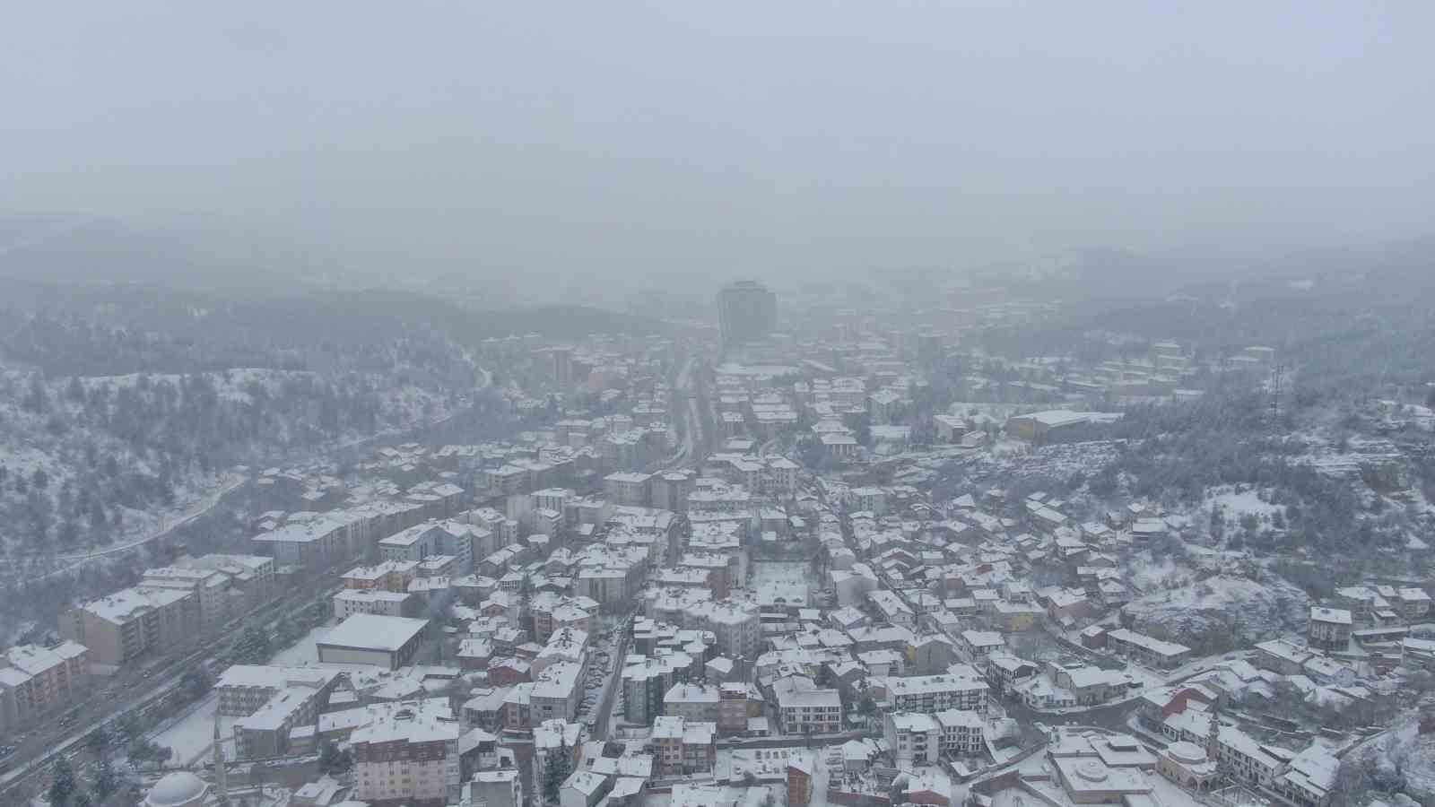 Kastamonu’da kar yağışı etkili oluyor
Kastamonu’da kar yağışı etkili oluyor