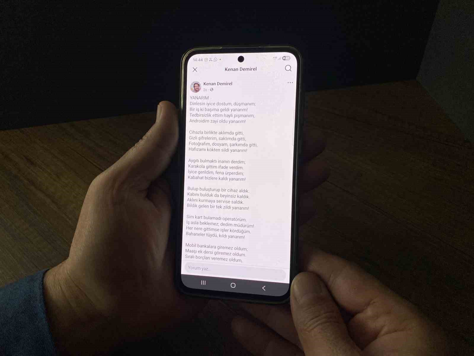 Kaybettiği telefonu için şiir yazdı

