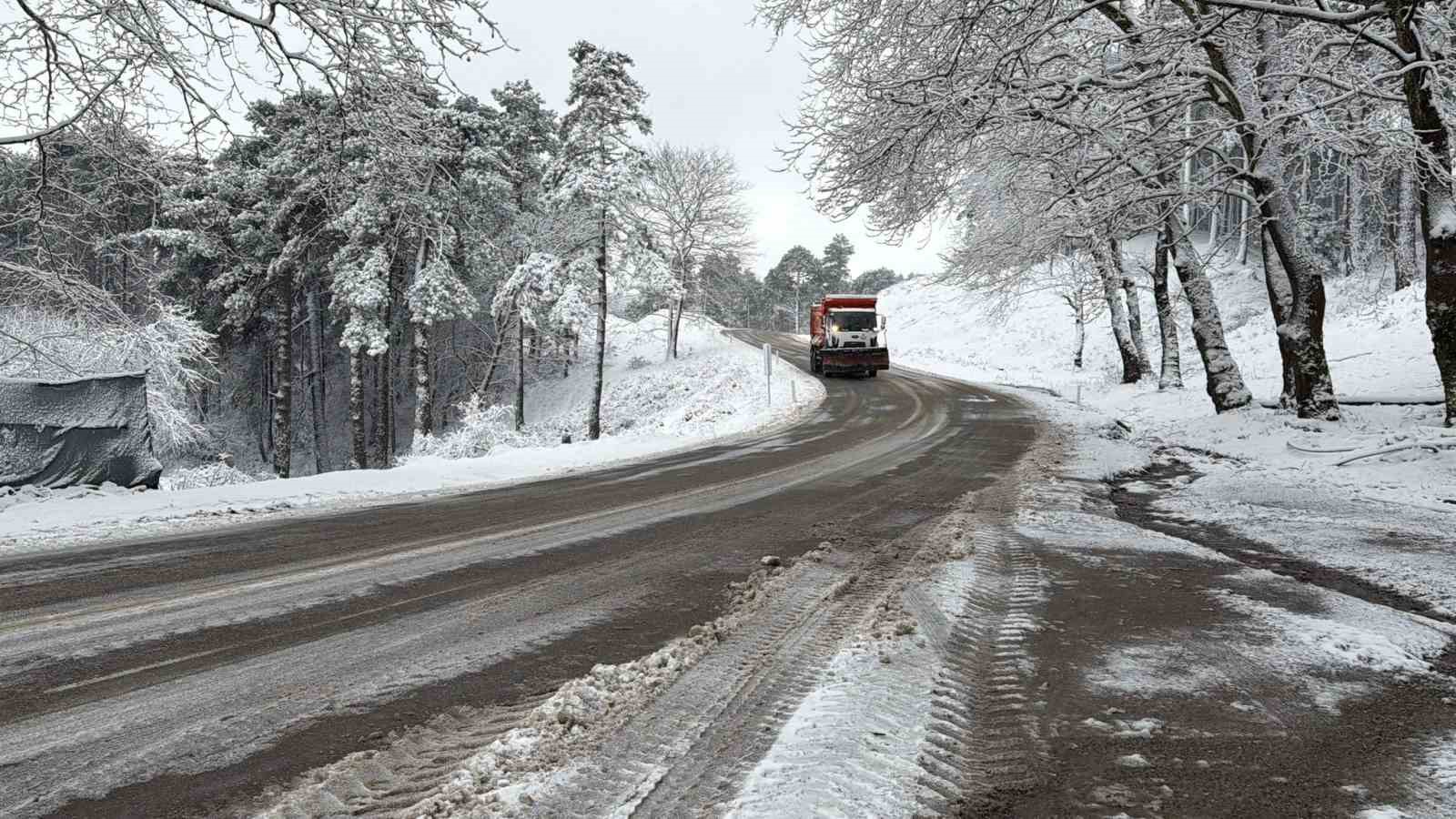 Kazdağları’nda kar yağışı etkili oluyor
