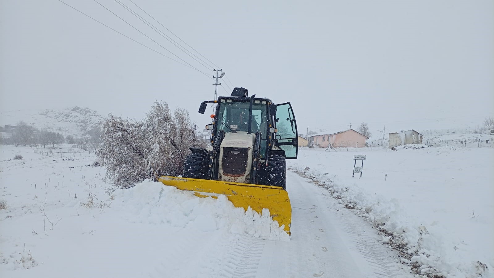 Kırşehir’de kapanan yollar açıldı
