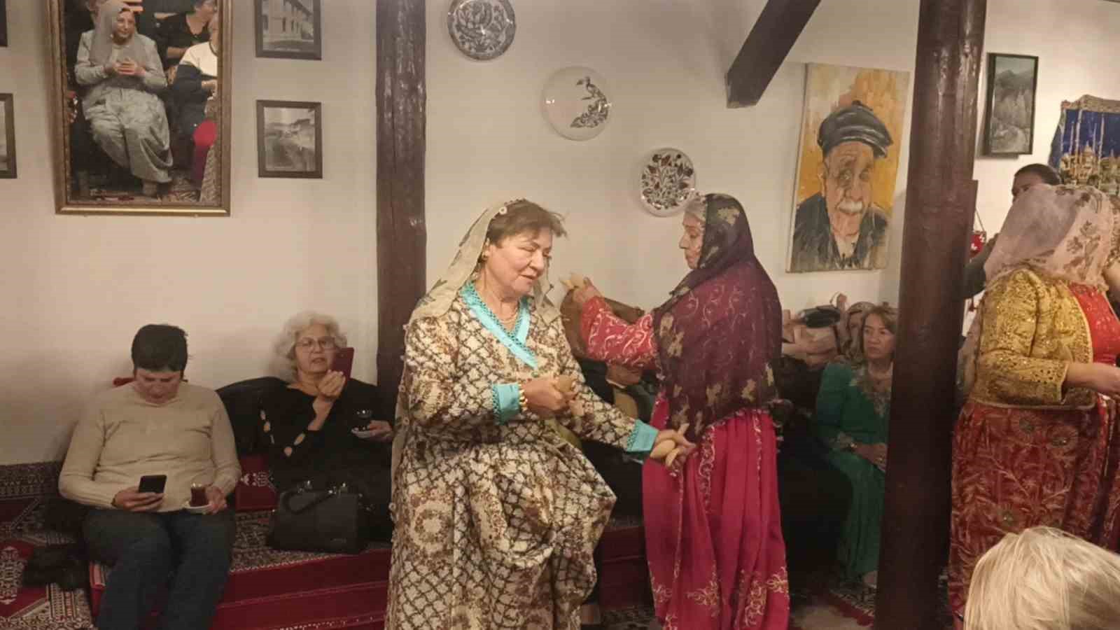 Kütahya’da "Geleneksel Kına" geleneği yeniden hayat buldu
