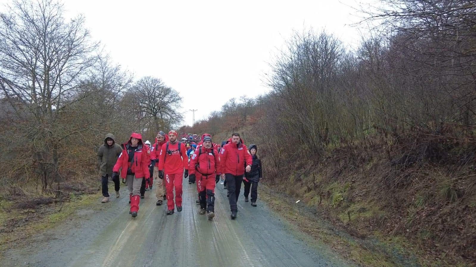 Metristepe’de 18 yıllık vefa: AKUT, İnönü Zaferi’ni kar altında kutladı

