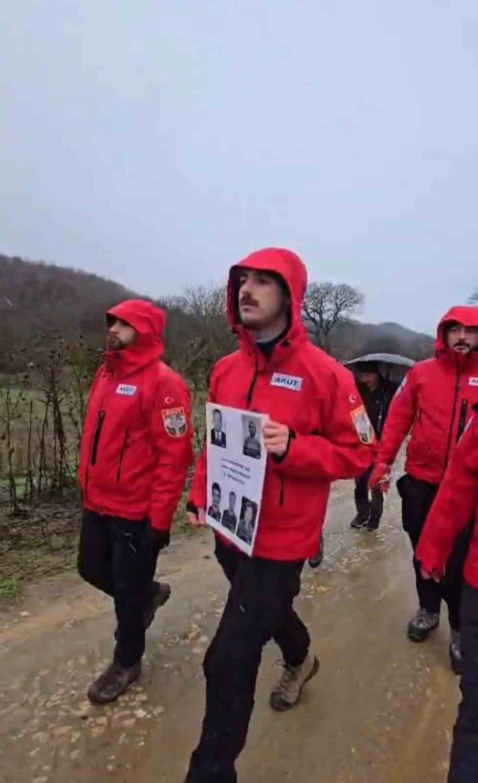 Metristepe’de 18 yıllık vefa: AKUT, İnönü Zaferi’ni kar altında kutladı
