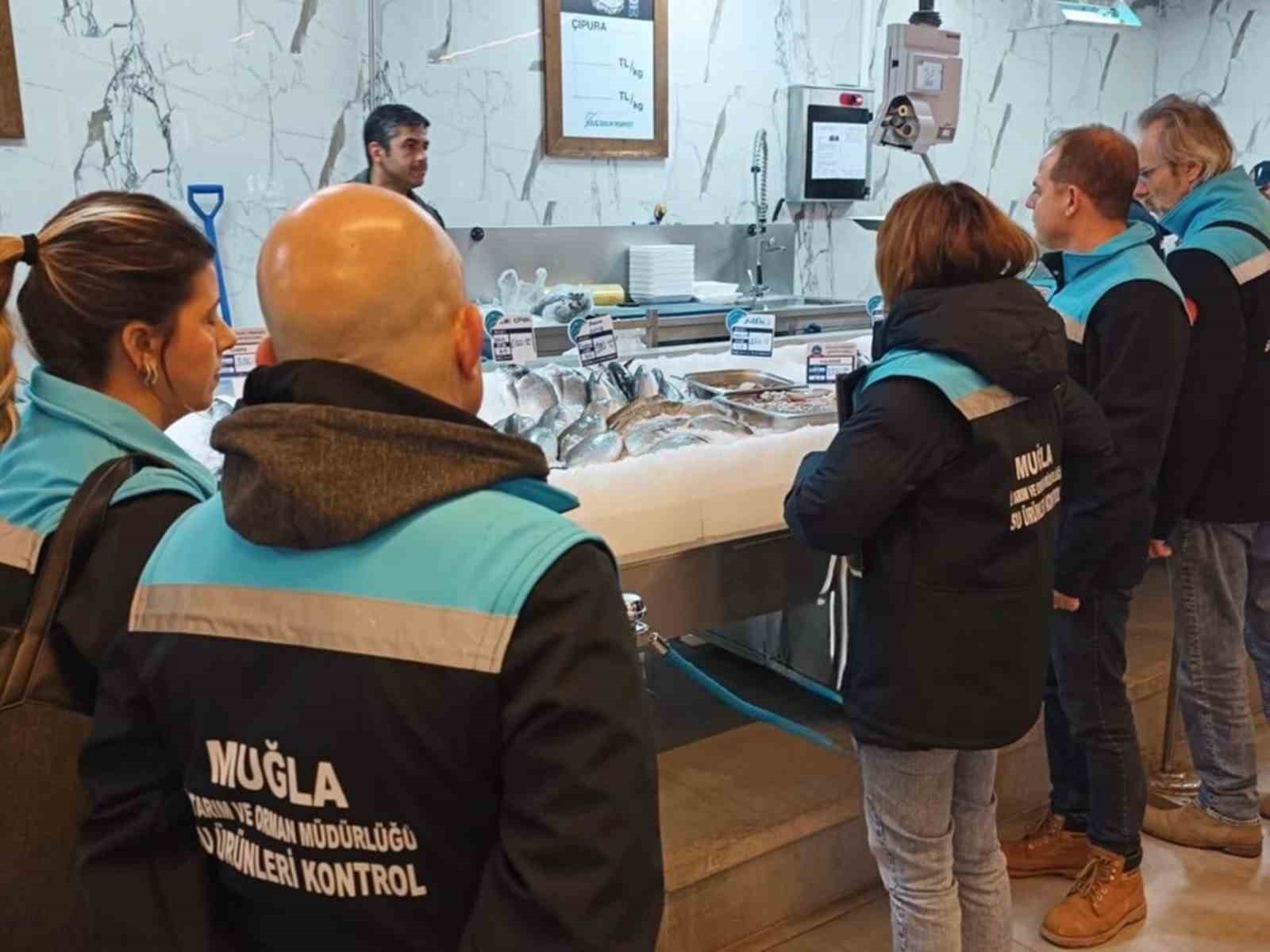 Muğla’da 6 işletmeye 379 bin TL ceza
Muğla’da 6 işletmeye 379 bin TL ceza