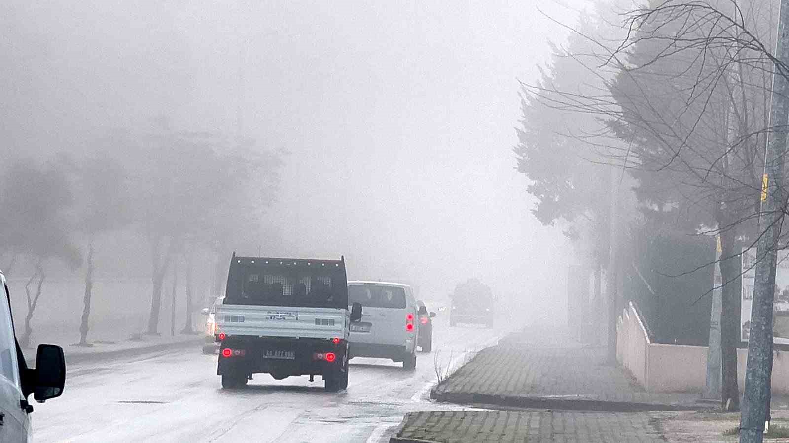 Muğla’da yoğun sis etkili oldu
Muğla’da yoğun sis etkili oldu
