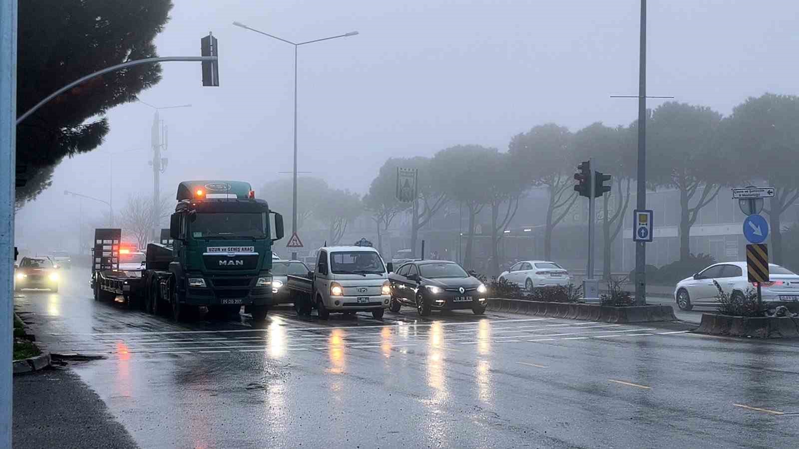Muğla’da yoğun sis etkili oldu
Muğla’da yoğun sis etkili oldu