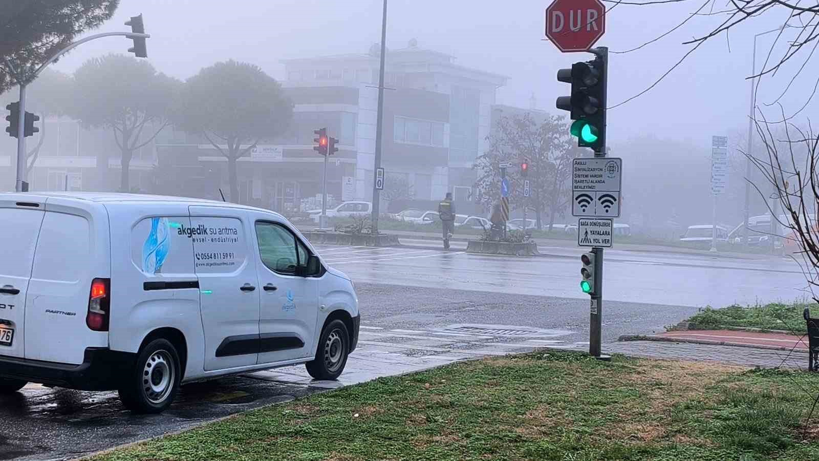 Muğla’da yoğun sis etkili oldu
Muğla’da yoğun sis etkili oldu