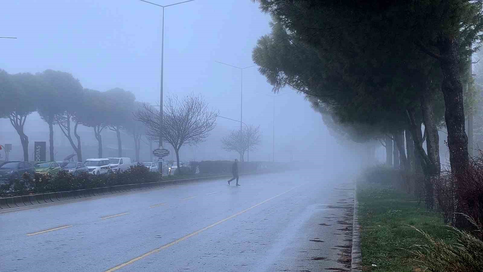 Muğla’da yoğun sis etkili oldu
Muğla’da yoğun sis etkili oldu