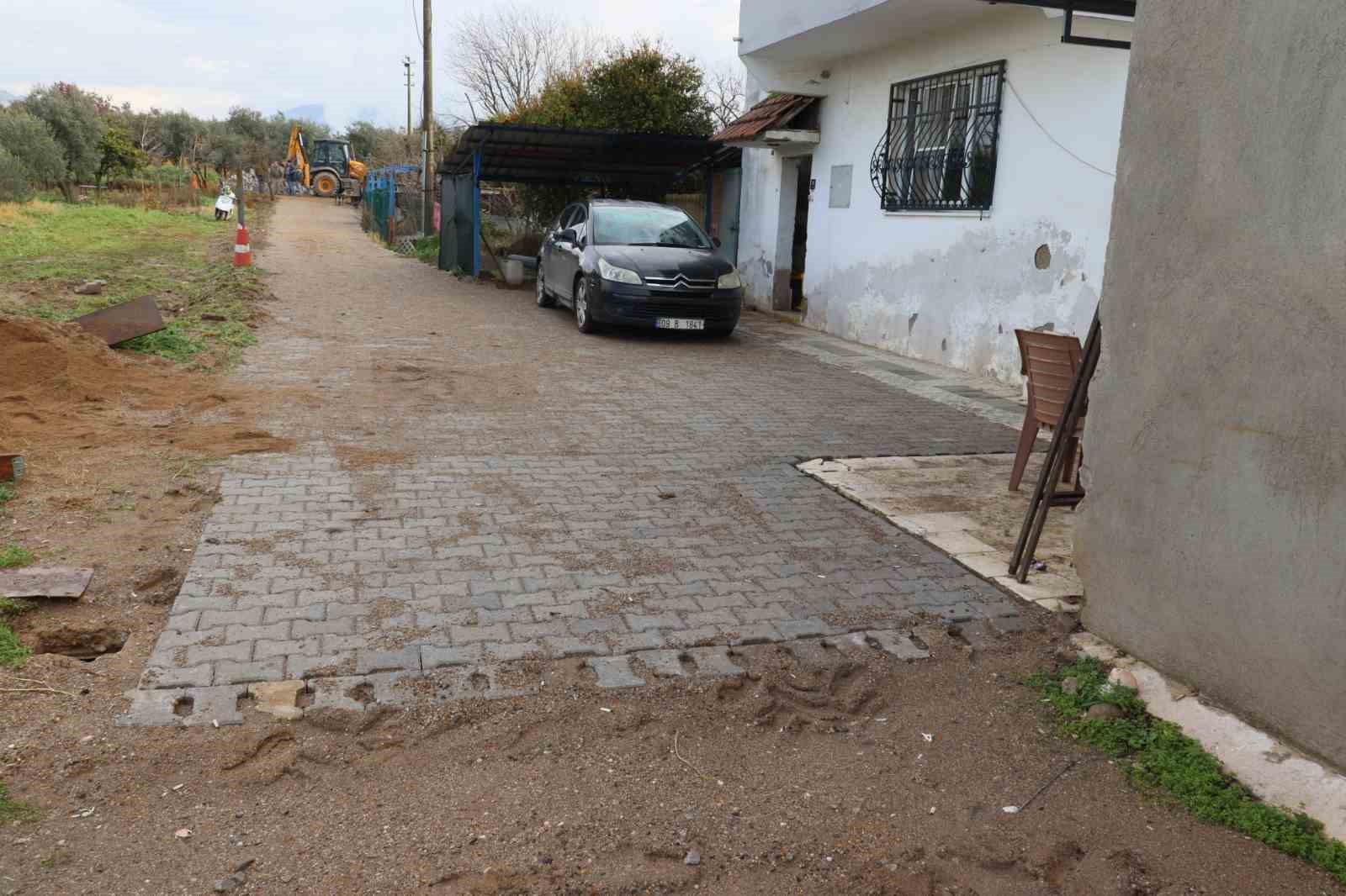 Nazilli Belediyesi’nden Arslanlı’da yol çalışması
