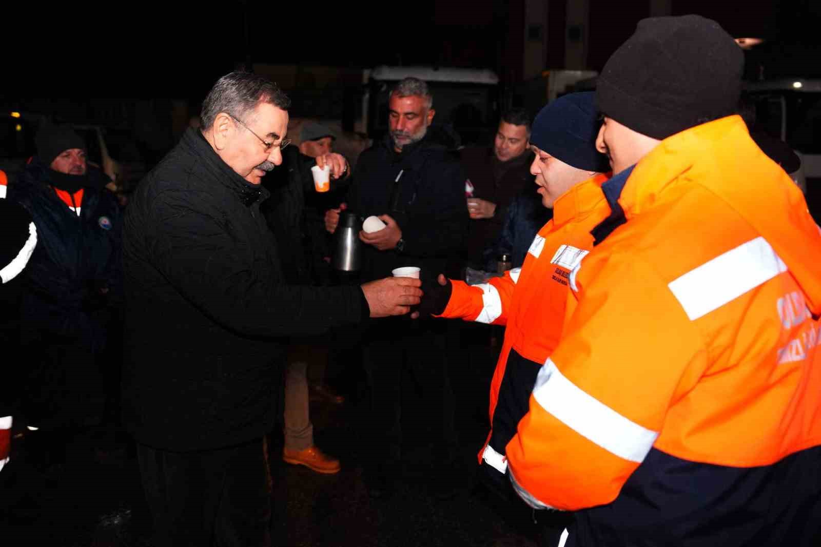 Odabaşı’dan karla mücadele ekiplerine ziyaret
