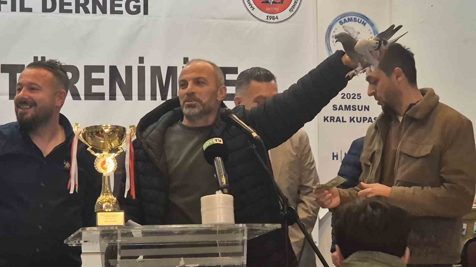 Samsun’da güvercin severler kenetlendi
Samsun’da güvercin severler kenetlendi