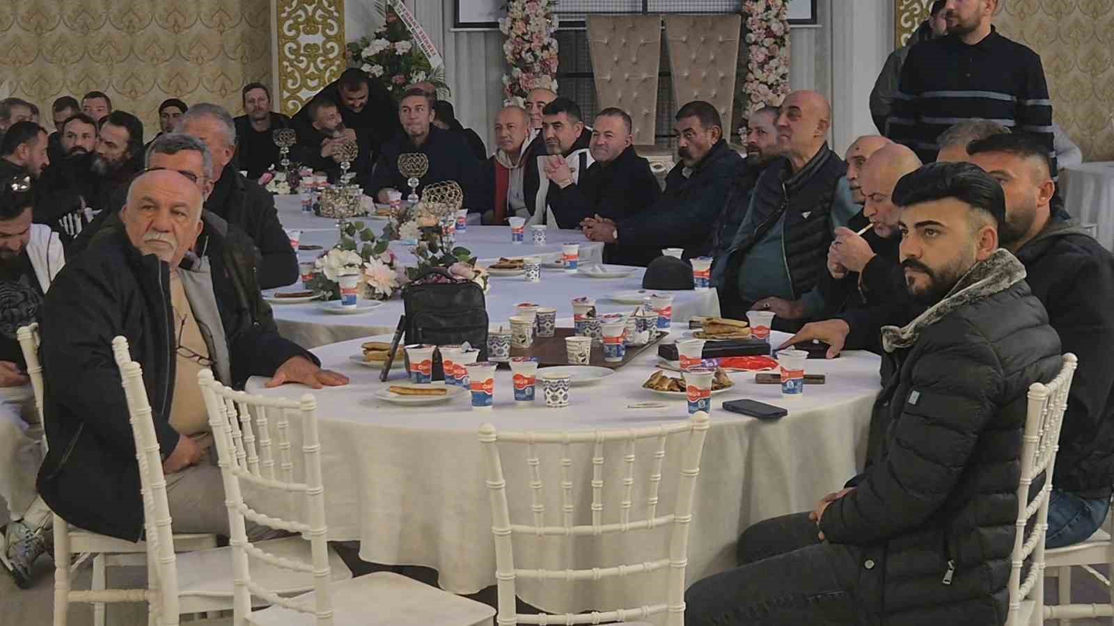 Samsun’da güvercin severler kenetlendi
Samsun’da güvercin severler kenetlendi