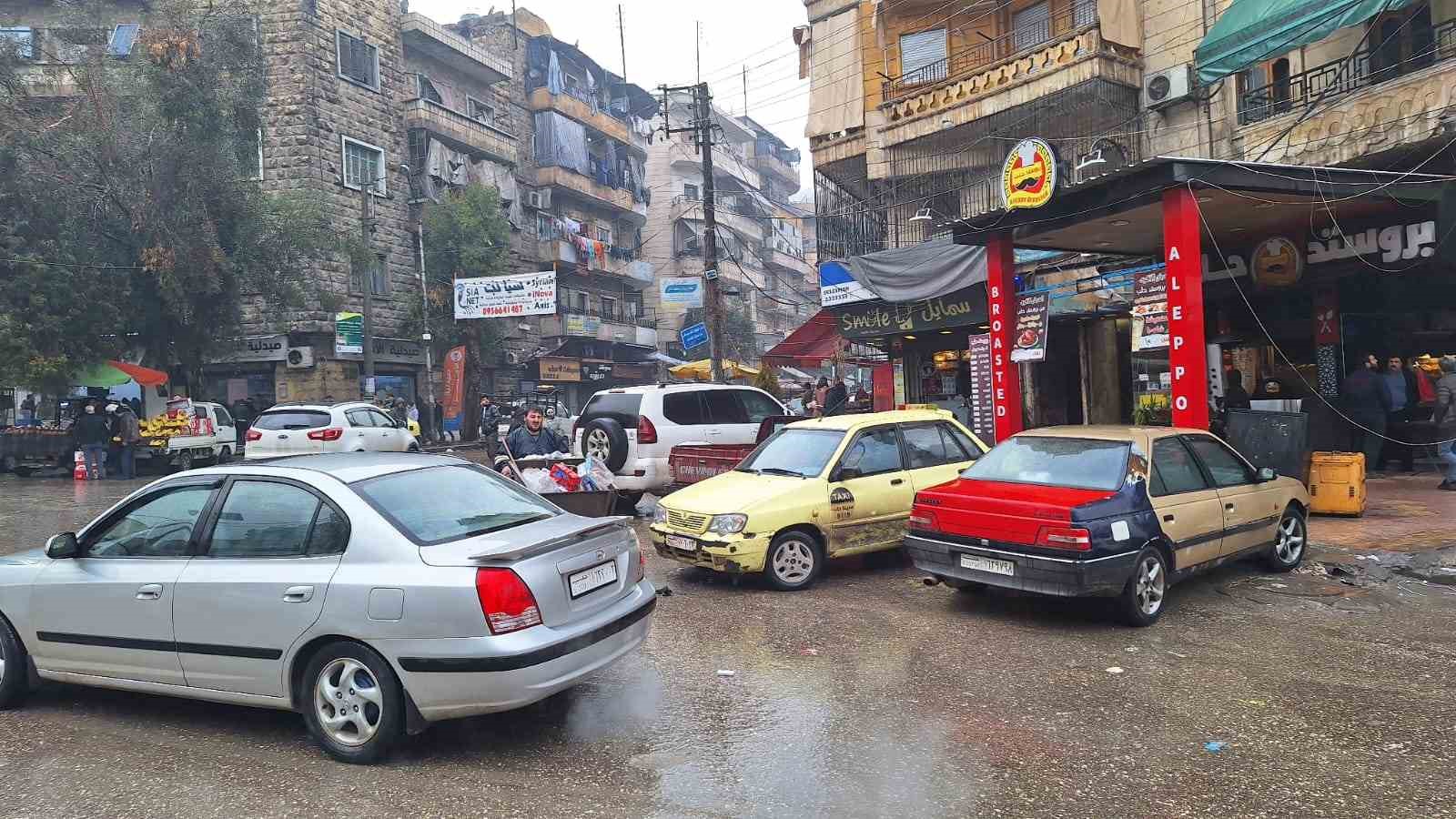 SDG’den temizlenen Şeyh Maksud mahallesinde hayat normale dönüyor
SDG’den temizlenen Şeyh Maksud mahallesinde hayat normale dönüyor