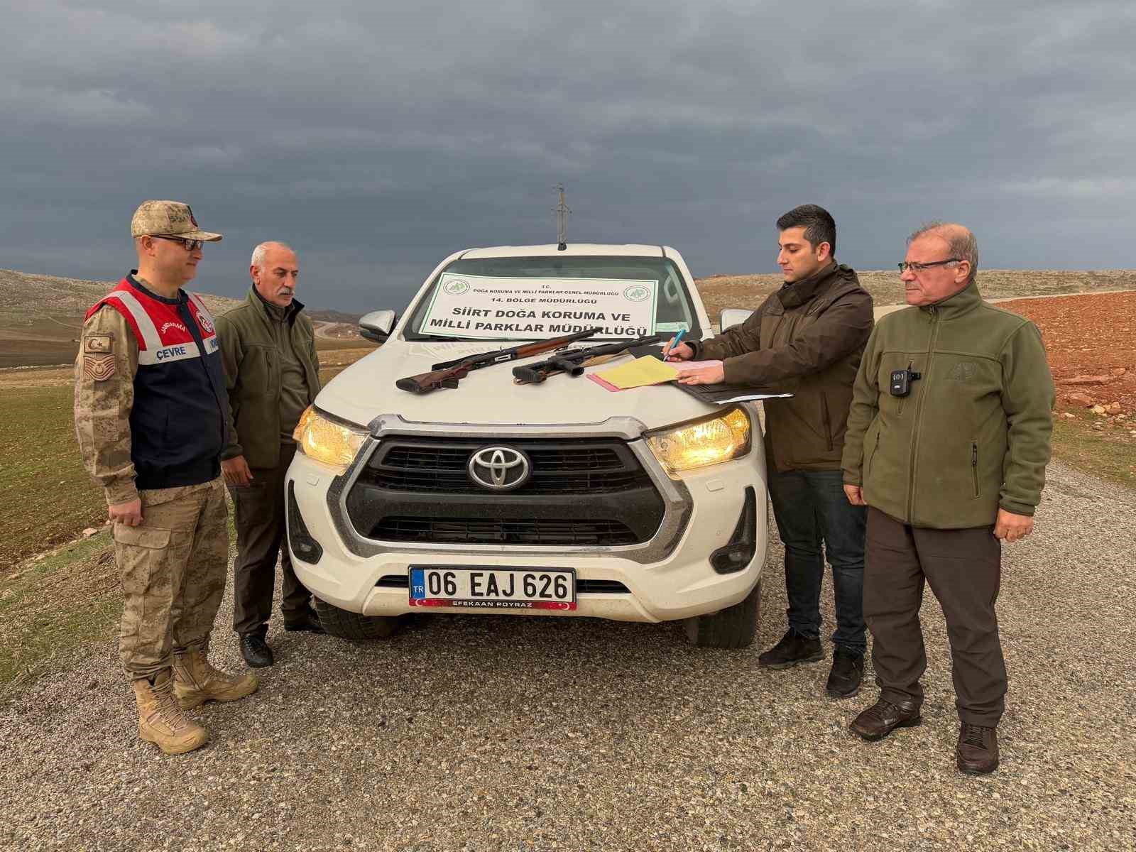 Siirt’te iki kaçak avcıya 38 bin lira ceza
Siirt’te iki kaçak avcıya 38 bin lira ceza