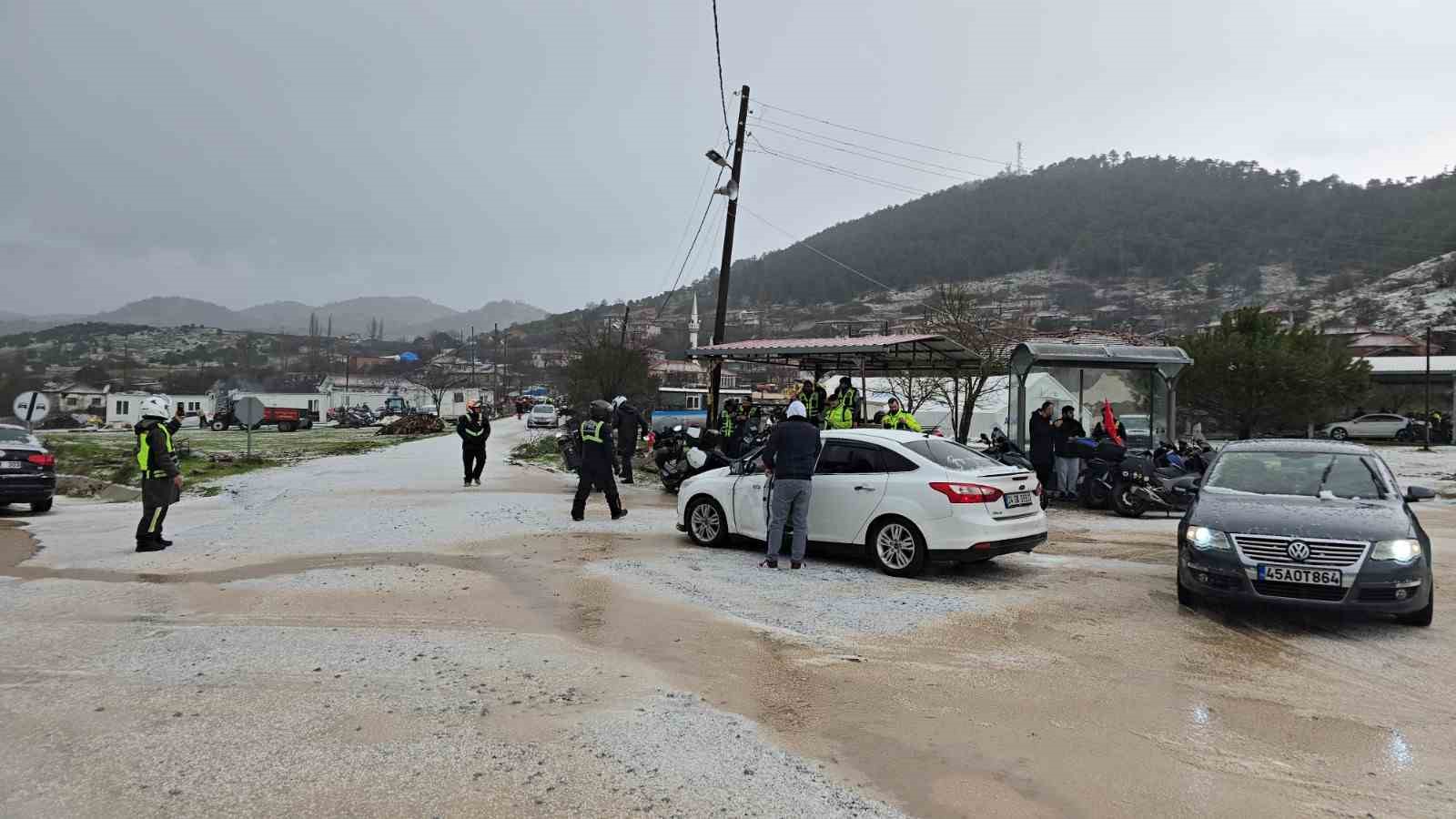 Sındırgı’da depremzedelere motorcu morali
Sındırgı’da depremzedelere motorcu morali