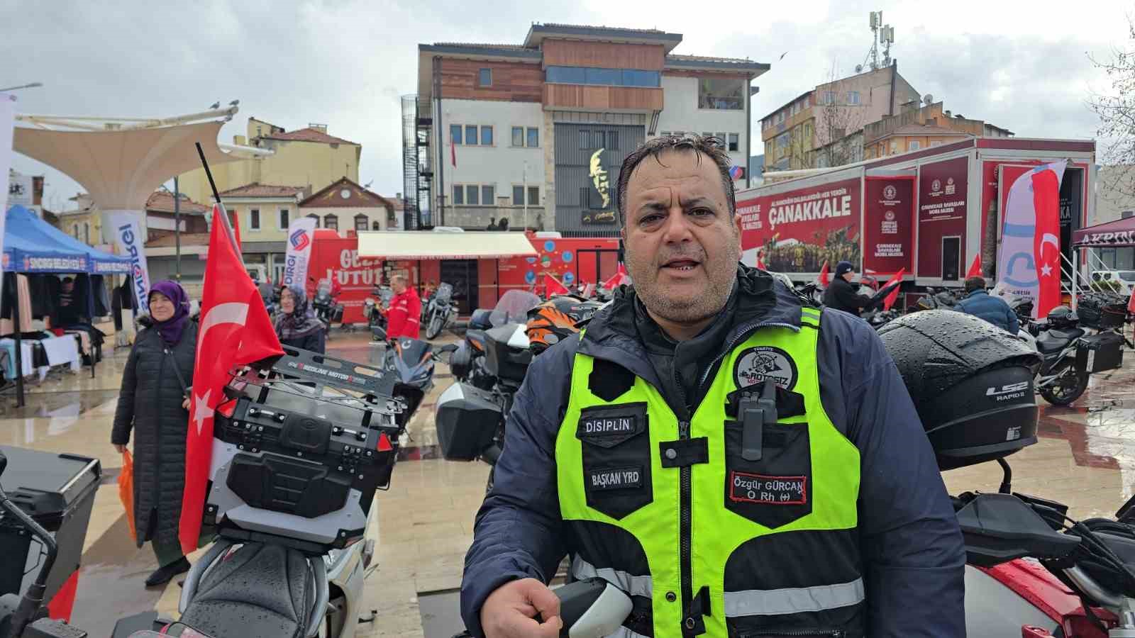 Sındırgı’da depremzedelere motorcu morali
Sındırgı’da depremzedelere motorcu morali