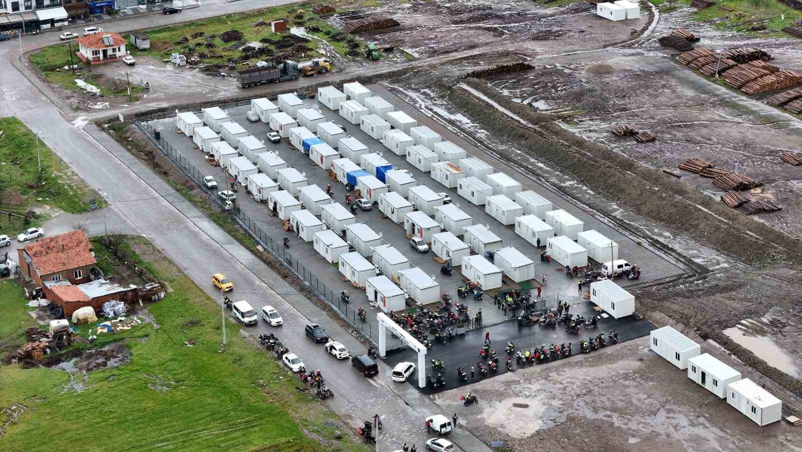 Sındırgı’da depremzedelere motorcu morali
Sındırgı’da depremzedelere motorcu morali