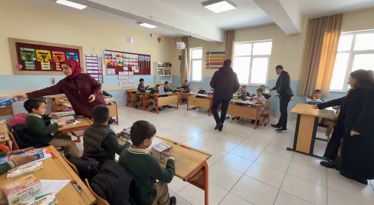 Sınırdaki öğrencilere "akıl ve zeka oyunları" desteği
Sınırdaki öğrencilere "akıl ve zeka oyunları" desteği