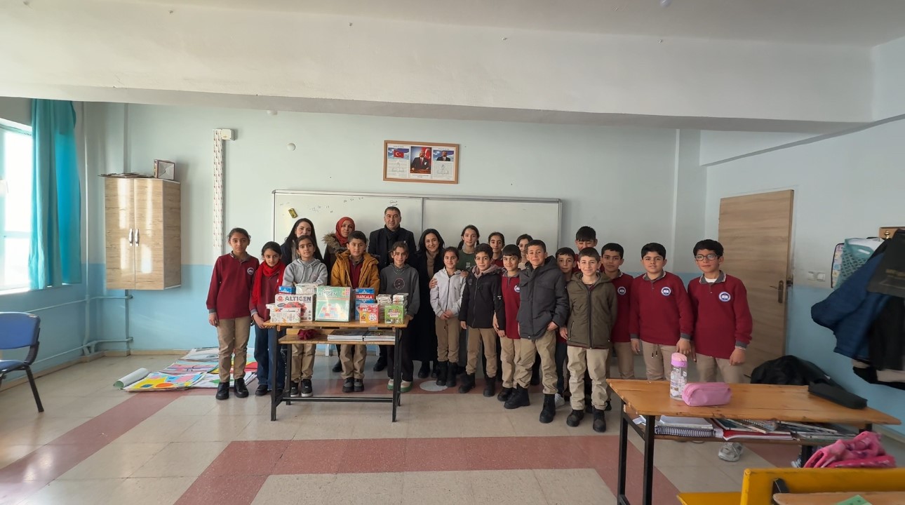 Sınırdaki öğrencilere "akıl ve zeka oyunları" desteği
Sınırdaki öğrencilere "akıl ve zeka oyunları" desteği