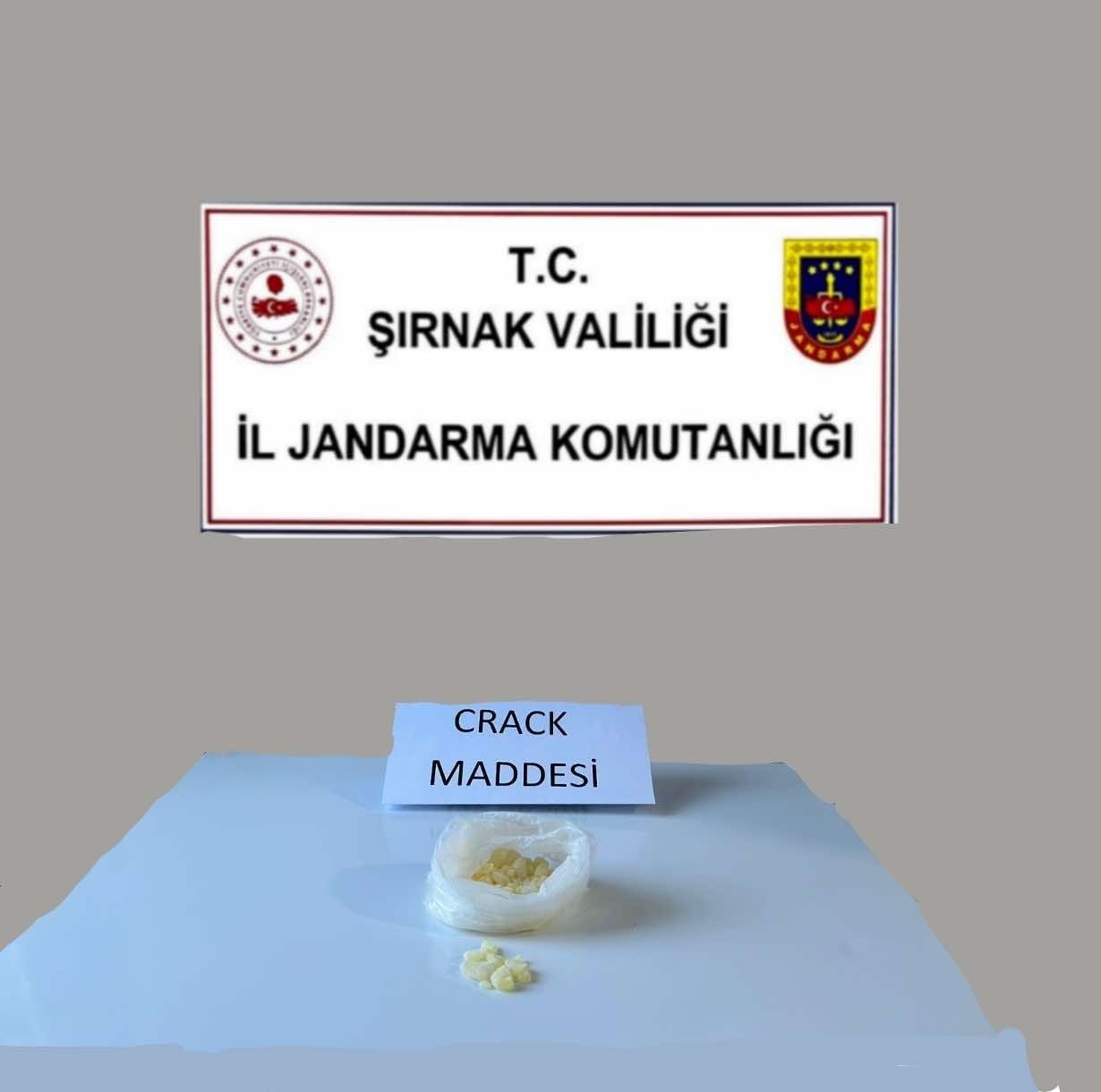 Şırnak’ta jandarma ekipleri 21 milyonluk kaçak ürün ele geçirdi
