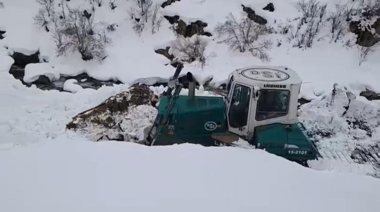 Şırnak’ta yol açma çalışmalarına DSİ de dahil oldu
