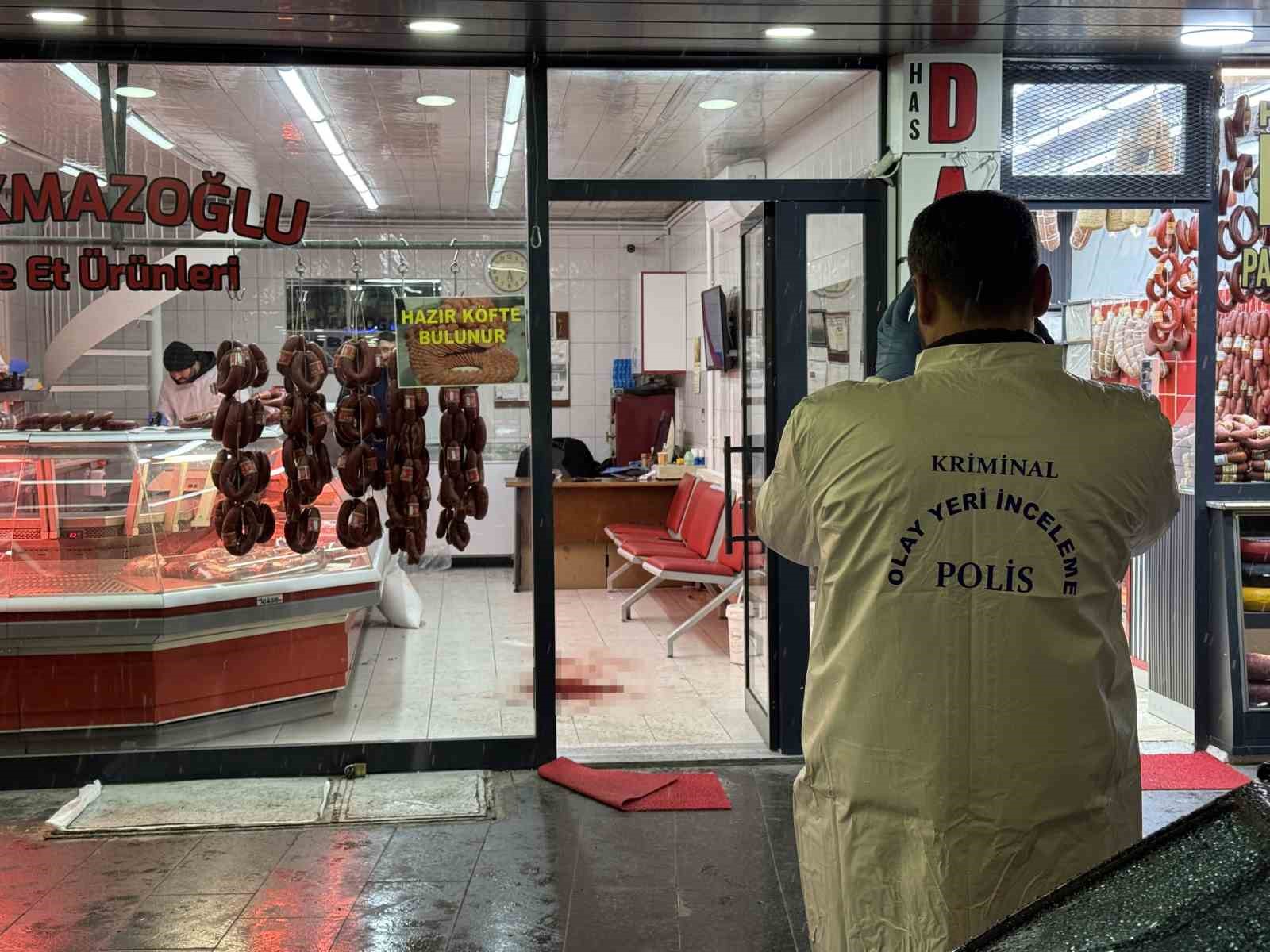 Sivas’ta iki kardeşin yaralandığı silahlı kavga kamerada
