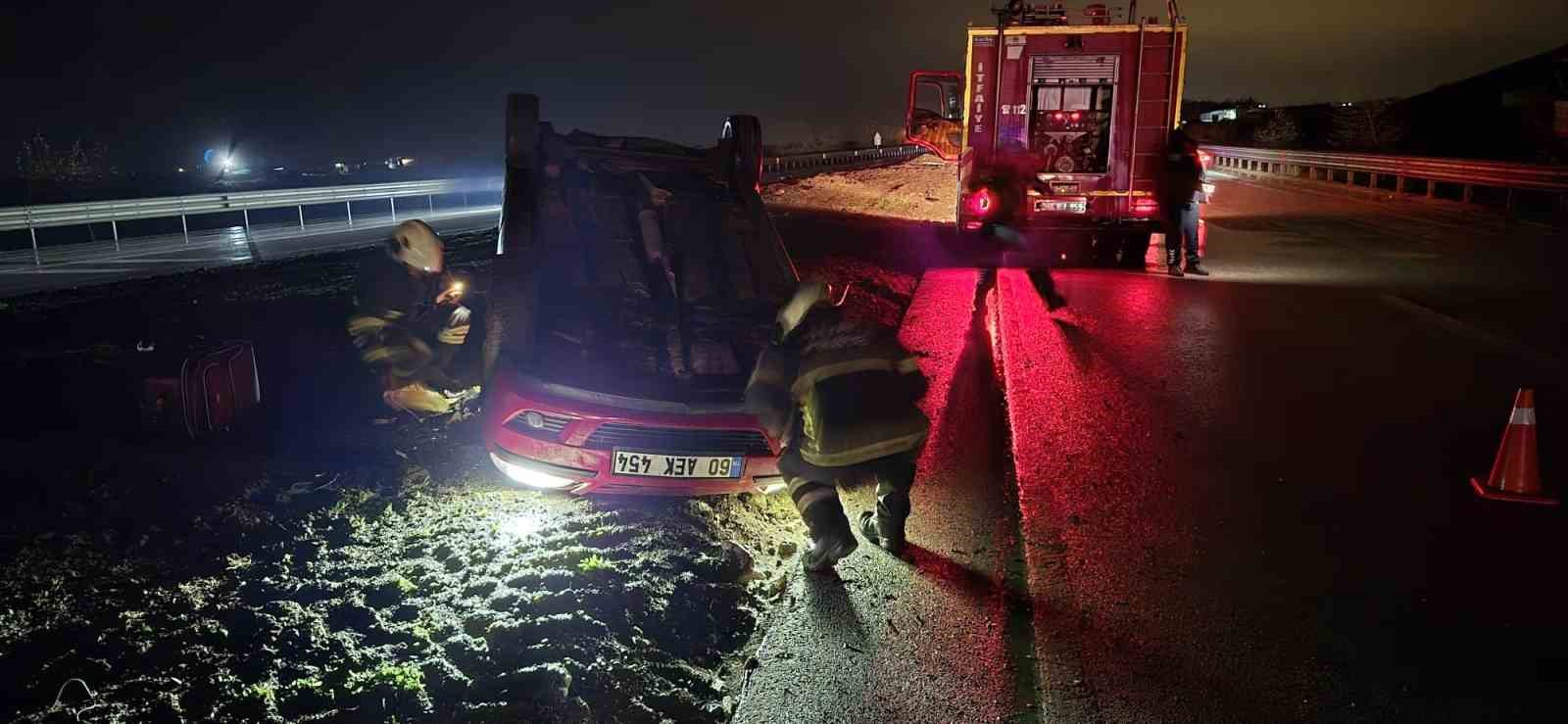 Ters dönen otomobildeki 2 kişi yaralandı
Ters dönen otomobildeki 2 kişi yaralandı