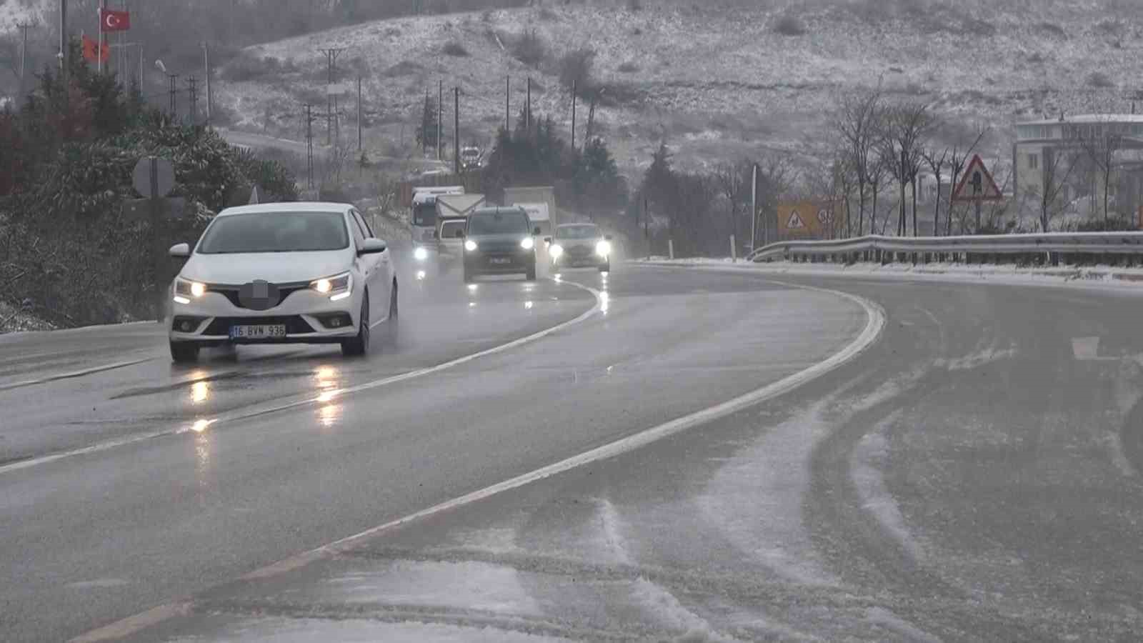 Yalova’da kar yağışı
