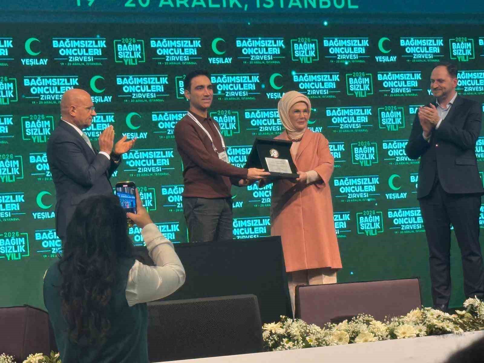 Yeşilay Erzurum Şubesi’ne anlamlı ödül
