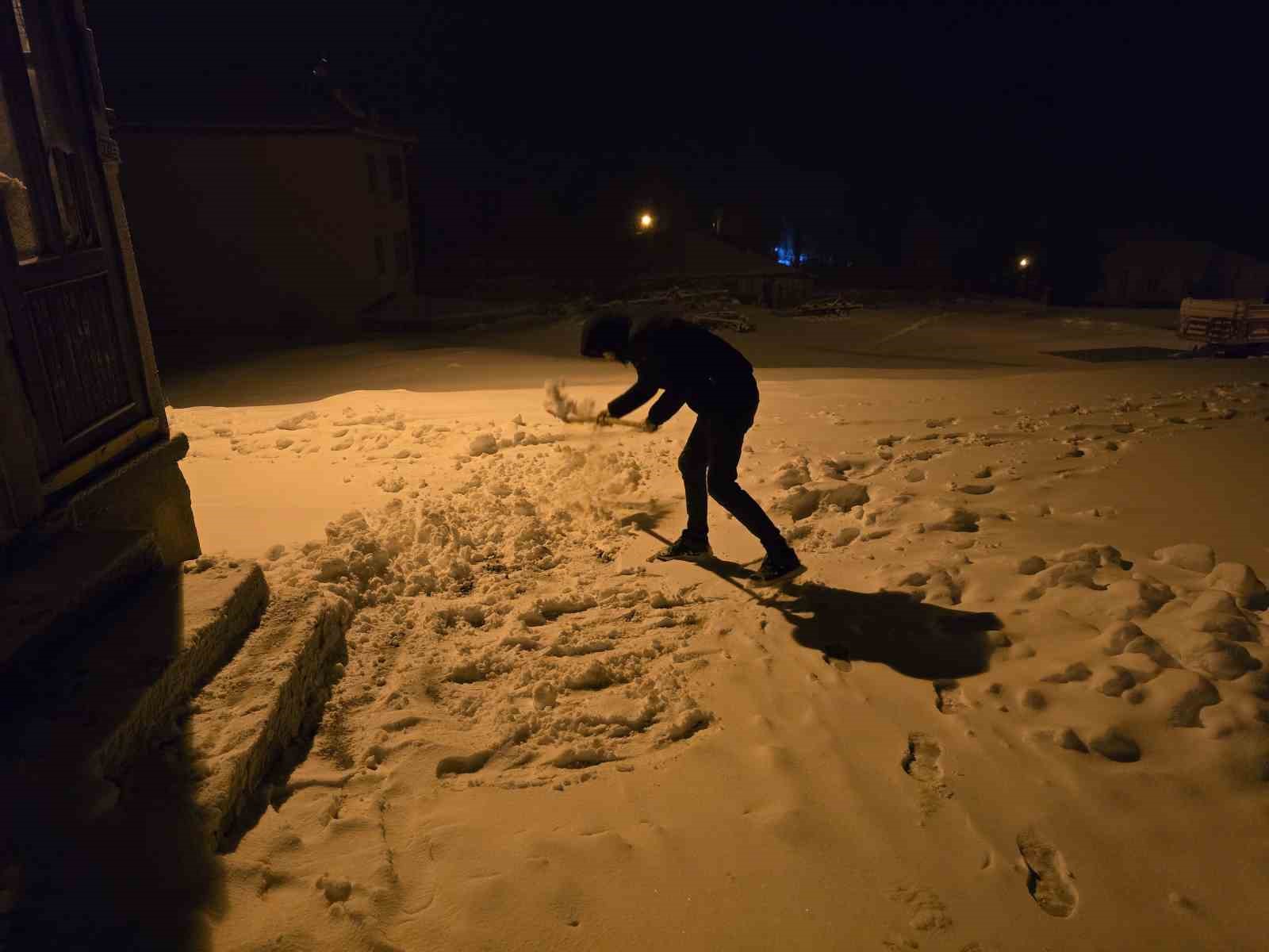 Yozgat’ta kar yağışı yüzleri güldürdü
